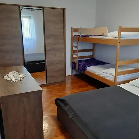 Neda Apartment *